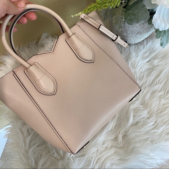 Firm✨Michael Kors Mae small messenger bag - Picture 11 of 13